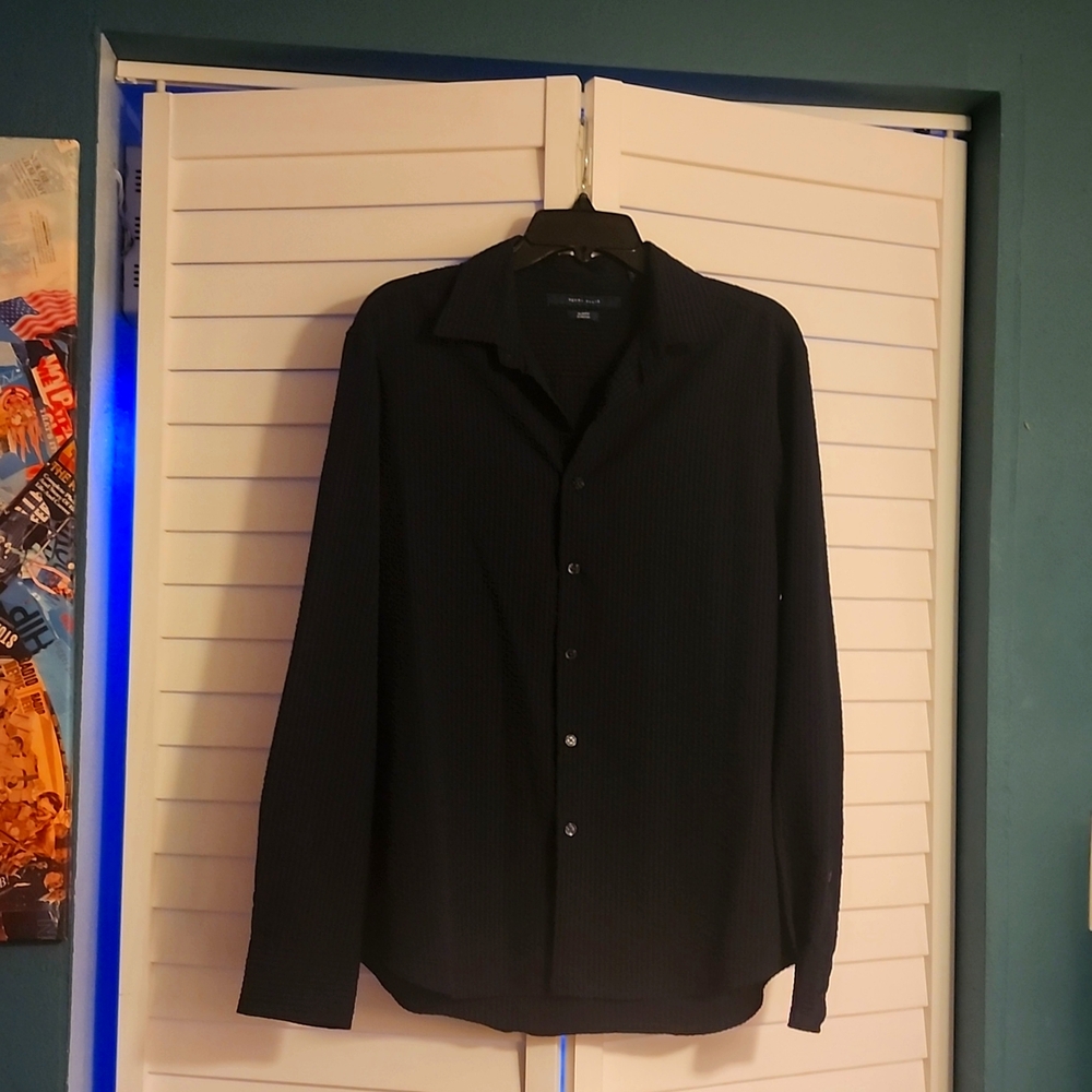Mens Perry Ellis buttoned down shirt